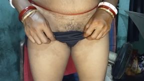 Indian Bhabhi Fuck Her Ass and Pussy by a Brinjal.