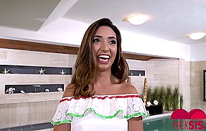 Frida sante in caliente cinco de mayo mami