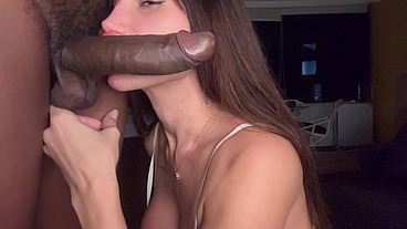Negão dotado gozou duas vezes, uma dentro do meu rabo e uma na minha boca, engoli o leite grosso todinho! Eu amo engolir porra!