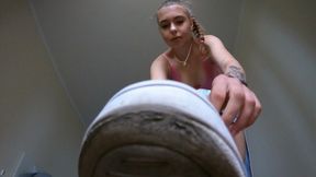 Eliza - SniffMyFeet (POV) 720p