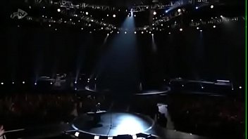 Annie Lennox sings Fool On The Hill