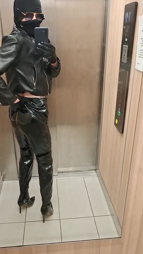 Tenuous in leather 🖤.