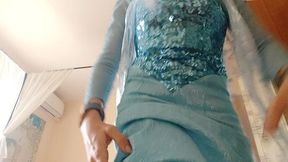 elsa is having fun if anna is not in control