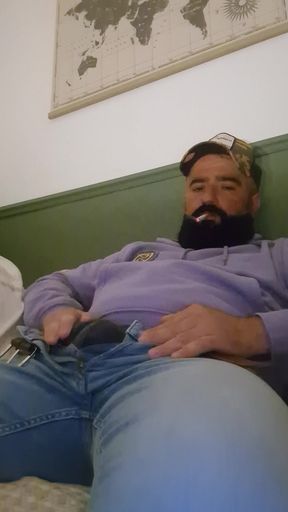Bearded fuck are masturbator