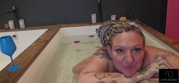 Bath Solo Stepmommy