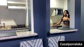 karen oliver se vinga da amiga safada.colocando ela para foder com dois negao enquanto ela coxila: