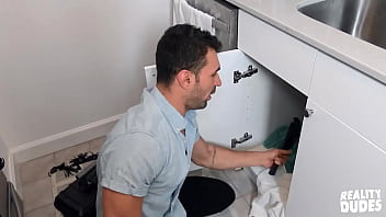 Hot Dudes - Ian Greene - Str8Chaser Plumber