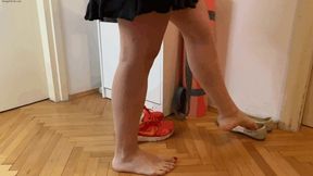 CHLOE FINDS CUM IN HER SHOE AFTER GYM - MP4 Mobile Version