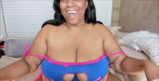 Night show in D.Va bikini