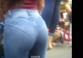 Sexy Teen's Tight Jeans Show Off Her Hot Ass!