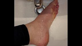 Piss and cum on my feet