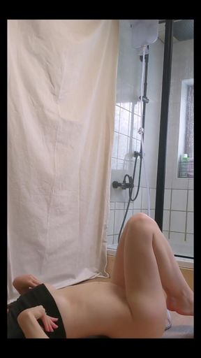 A Full Bag of Water Flowes Into My Little Ass!