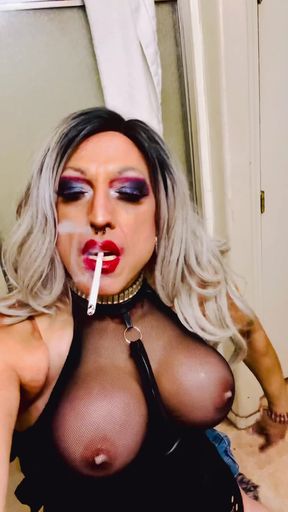 Bad bitch Marilyn getting ready.