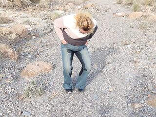 Ich musste soooo dringend Pissen während wir Spazieren waren