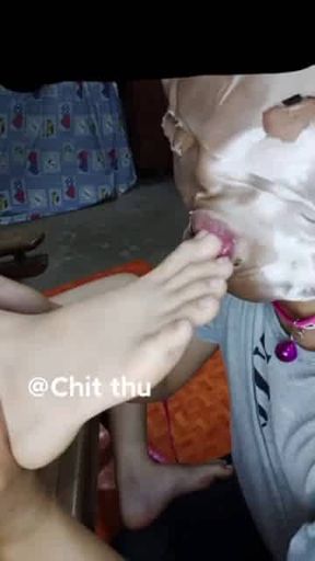 Myanmar Mistresse Foot Licking slave