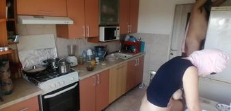 Hot amateur couple having fun in the kitchen. Sexy mom has breakfast in the bedroom, hairy pussy, big tits, big ass.