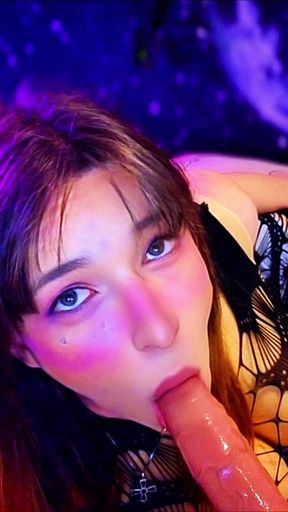 Beautifull Trans Girl Loves to Suck Big Cocks