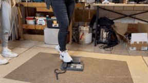 Sneaker-Girl Akira and Doro - Crush old Phone