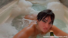 blowjob on the bottle in the jacuzzi / boquete na garrafa na banheira