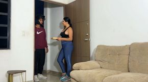 Busty Colombian babe gets skinny delivery guy fucked with a tip