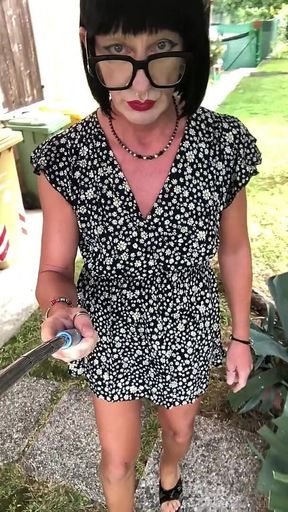 Wanderin' in the Garden Like a Bitch