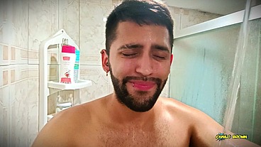 No hands water masturbation. Letting the stream of water fall on my big uncut latino cock until it makes me cum hands free ?