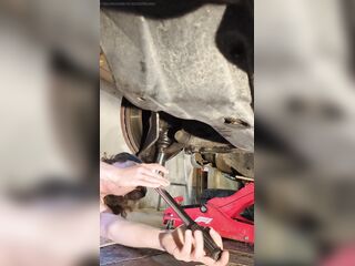 Mechanic Bare on My Car