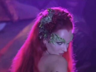 Uma Thurman(Poison Ivy Sexy!)