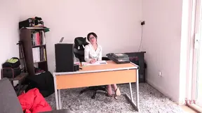 Hot MILF boss Jessica Sin seduces naughty employee
