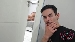 fui visitar meu amigo e peguei ele no flagra com a esposa