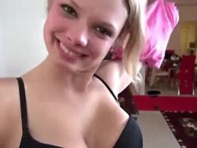 Little Taylor gives oral to boyfriend