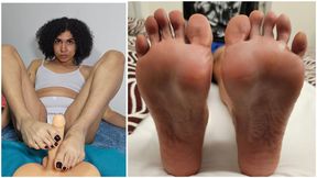 My cute feet giving you a Footjob