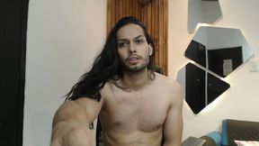 Hot Leandro Shows Off