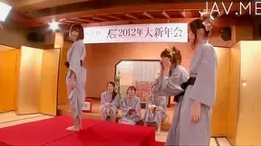 Sesión Deliciosa de Lamer Cocos con Varias Babosas Japonesas