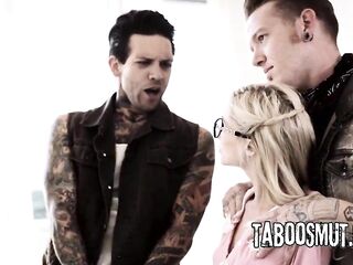 The Deflowering - Piper Perri