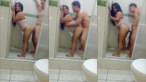 me hace dar placer cuando me lo mete en el culo pero en fin me sale gustando