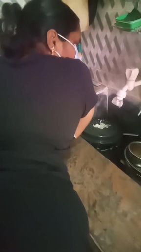 Kitchen Working in Maami