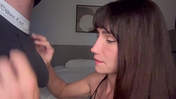 Me acabei de chupar e o cara nem gemeu. Gemer &eacute_ essencial numa foda! Esse nunca mais vai me comer rsrs