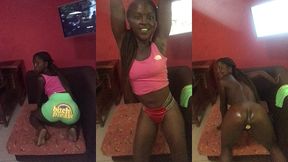 crazybitch twerking hard for a customer before inserting an analplug