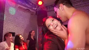 Cute Club Sweetheart Gets Bang Hard & Hot Cumshot Delightfully
