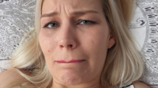 Blond tysk MILF-amatør får sin hårete rumpe knullet hardcore i hjemmelaget klipp