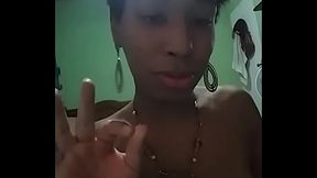 Katya Safadinha falando querendo dar