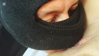 chupando la vagina mojada y estrecha de mi hermanastra