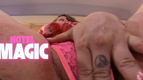 Giantess Crew – Brittany – Hotel MagicRE