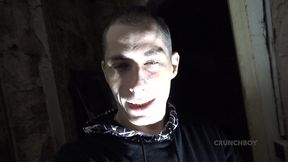 il baise son pote sans capote dans la backroom en jogging