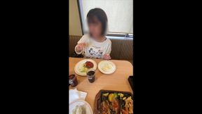 1週間ぶりに大◯生彼女とファミレスにご飯食べにデートした後に僕の部屋で適当にスマホいじっててなんかお互いシタくなってそのまま…。