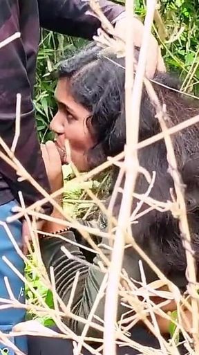 Desi Village Jungle Girl Bur Chudai Video Jungle Me Ashiķke Sath Chudai Karwate Huye Pakde Gye