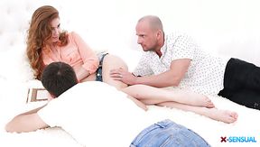 Pretty natural girlfriend Melissa Grand is eager to take double penetration