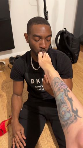 SoleMad's BBC Bull Adventure in London: 👸🏻👣🍆🙇🏿‍♂️🇬🇧 ~ Full Video
