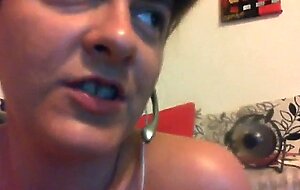 Sei il mio schiavo preferito e sei in completo mio potere cosi dominato che non puoi fare altro che